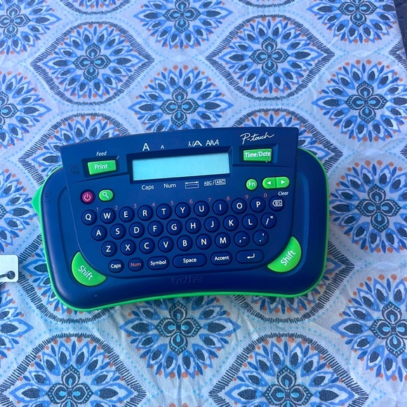 Brother PT-80 P-touch Electronic Handheld Thermal Label Maker -Blue label writer - Picture 1 of 5